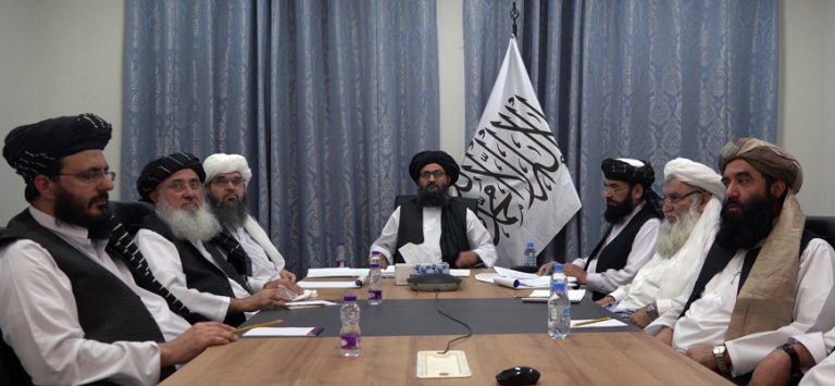 Taliban lideri  Pompeo ile görüştü