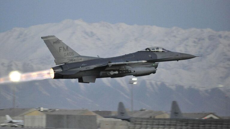 ABD, Bulgaristan’a ”ikinci el” F-16 hibe edecek