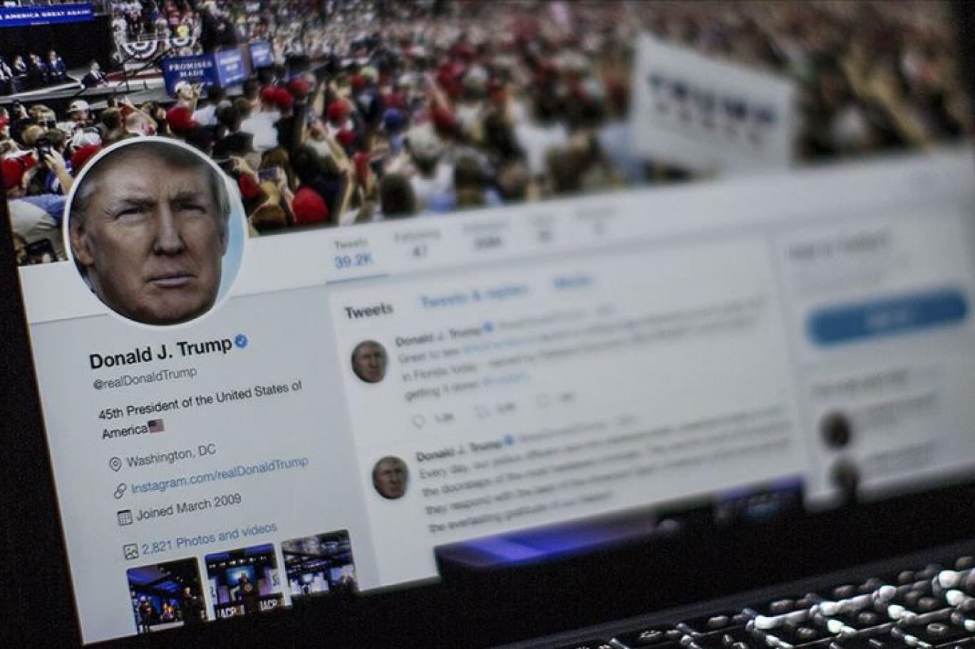 Trump’ın Twitter’da şu ana kadar 4 paylaşımına uyarı etiketi konuldu