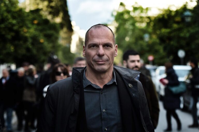 "Gününü göster" diyenlere o da eklendi: Varoufakis'ten Amazon'a boykot çağrısı