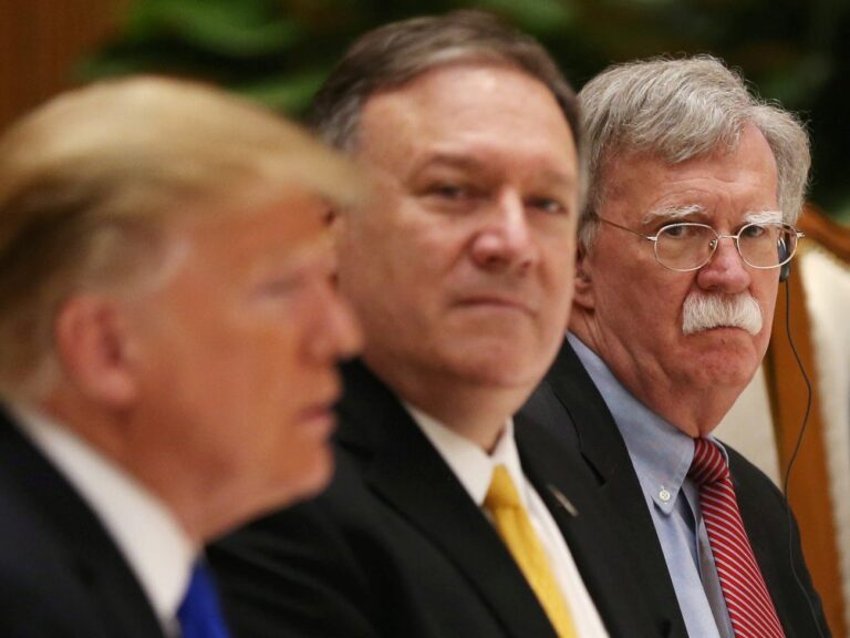 John Bolton: Trump İran ile anlaşmaya çalışıyor