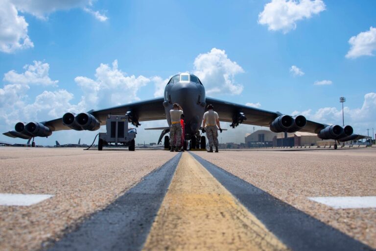 ABD, B-52 bombardıman uçaklarını Ortadoğu’ya gönderdi