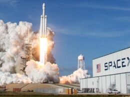 Elon Musk Mars'a gidecek uzay aracının ilk gerçek uçuşunun "çok yakında" yapılacağını söyledi