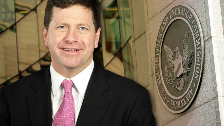 SEC Başkanı Clayton görevini bıraktı