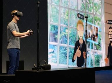 Facebook'un VR gözlüğüyle oynarken boynunu kırdığını söyleyen adamın hesapları kapatıldı