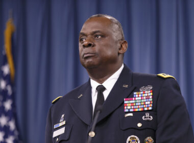 ABD'nin 46'ncı başkanı seçilen Joe Biden'ın Savunma Bakanlığı görevine emekli general Lloyd Austin'i aday göstereceği bildirildi.