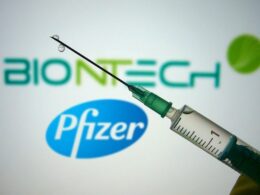İsimleri paylaşılmayan bir grup Amerikalı, İran'a 150 bin doz Pfizer-BioNTech aşısı gönderiyor
