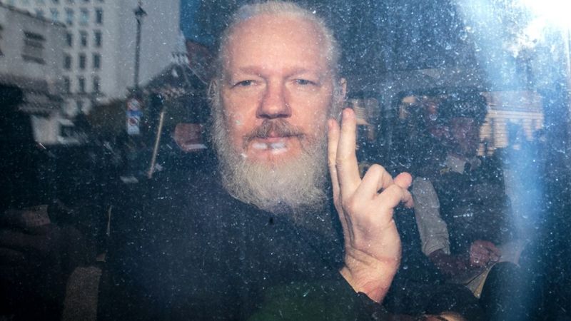 Assange: WikiLeaks'in kurucusu Assange'ın kefaletle serbest bırakılma başvurusu reddedildi