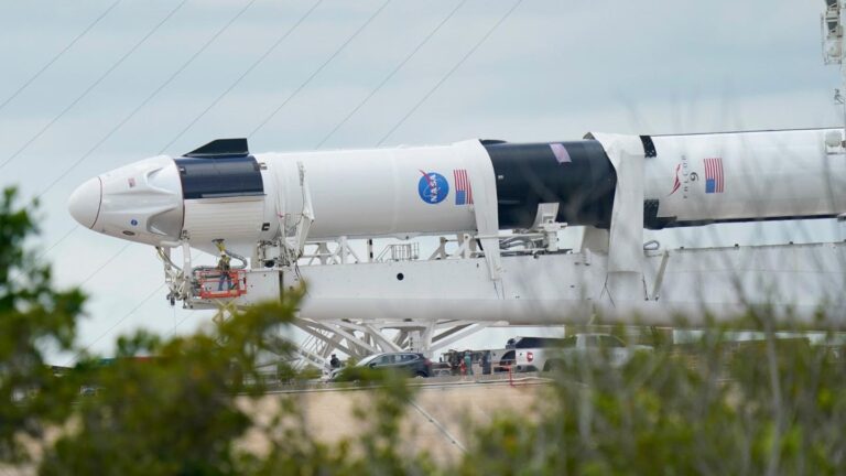 SpaceX, NASA, Boeing ve diğerleri: Ay için 2021'deki roket fırlatmaları