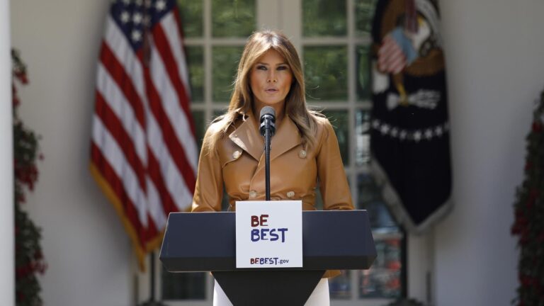 First Lady Melania Trump’tan veda mesajı: Tutkulu olun ama şiddet hiçbir zaman çözüm deği
