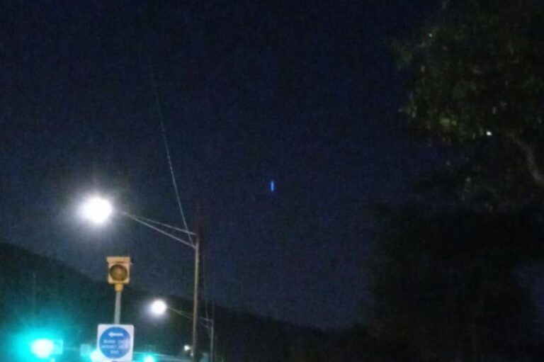 Hawaii'de UFO görüldü: "Önce mavi, sonra beyaz ışık geldi"
