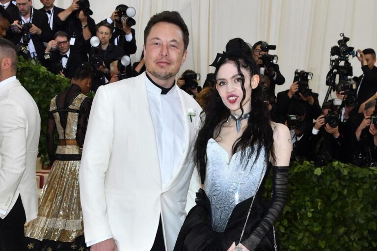 Elon Musk'ın sevgilisi Grimes: Nihayet Kovid-19'a yakalandım, ateşli rüyaların tadını çıkarıyorum