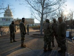 Pentagon, Biden'ın yemin töreninde görev yapacak 25 bin askeri taramadan geçiriyor