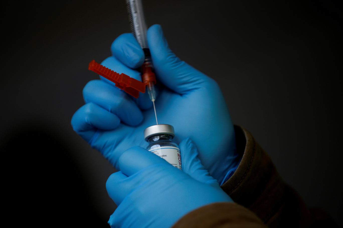 Covid aşısı: ABD'de aşıları soğuk hava deposundan çıkaran eczacı 20 yıla kadar hapis cezasına çarptırılabilir