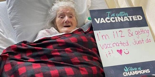 ABD’de koronavirüs aşısı yaptıran en yaşlı kişi 112 yaşında