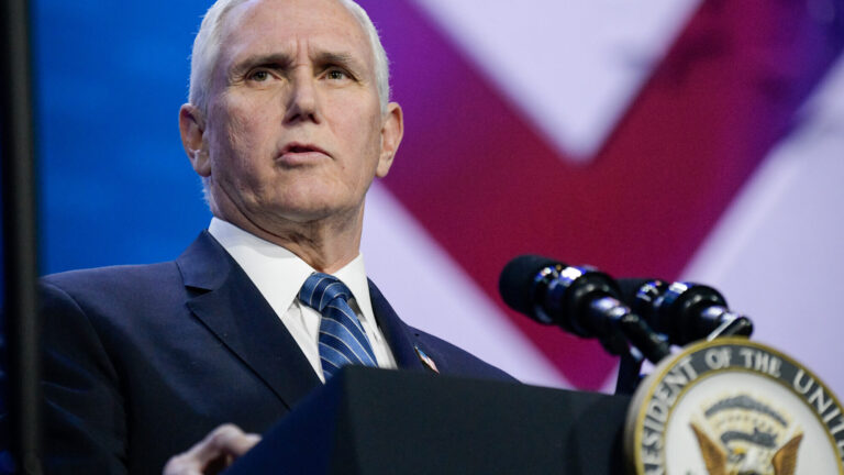 Pence’den Senatörlerin Girişimiyle İlgili ‘Memnuniyet’ Açıklaması