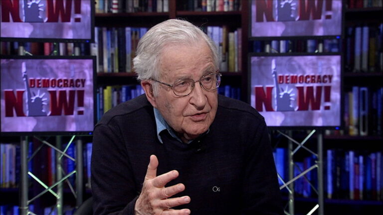 Ünlü Dil Bilimci Chomsky: Amerikan entelektüellerine ABD’nin bir terör devleti olduğunu kabul ettiremezsiniz