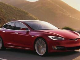 Elon Musk'ın Tesla'sı 2020'de satış rekoru kırdı