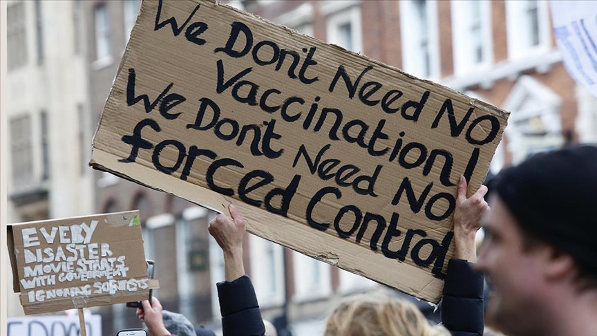 ABD'de aşı karşıtları, en büyük aşılama tesislerinden birine girişi engelledi