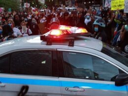 Floyd protestolarında bütçesi kesilip memurları kaçan Minneapolis polisine şiddet tavan yapınca 6.4 milyon dolar verildi