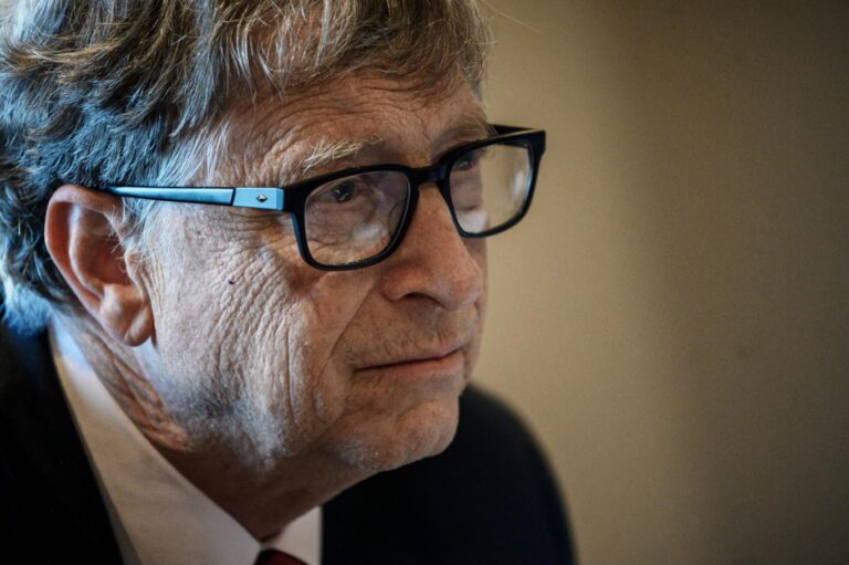 Bill Gates'e göre Trump sosyal medya hesaplarını geri almalı