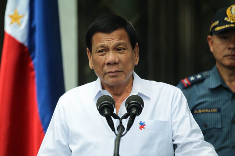 Filipinler Devlet Başkanı Duterte, ABD’nin ‘Ziyaretçi Kuvvetler Anlaşması’ için ödeme yapması gerektiğini belirtti