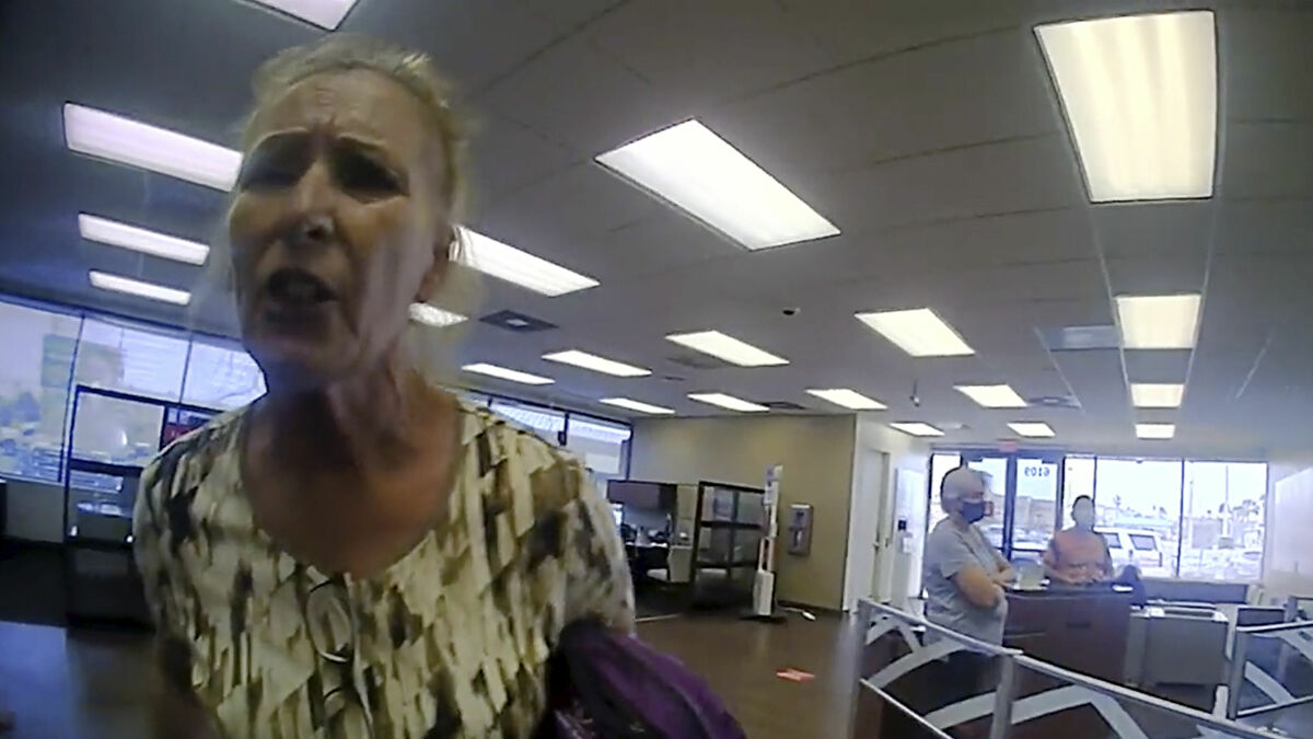 Teksas'ta bankada maske takmayı reddeden 65 yaşındaki kadına ters kelepçe