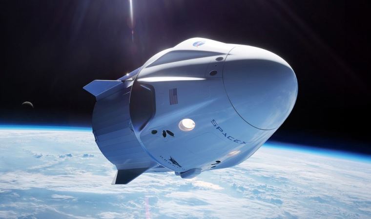 Elon Musk, astronotların uzayda başlarını dışarı çıkarmasını mümkün kılacak yeni Dragon kapsülü tasarımını açıkladı