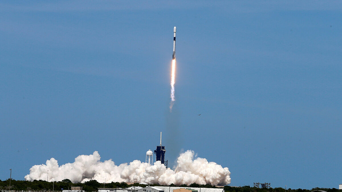 SpaceX, Mars'a gidecek rokete Starlink internet alıcısı ekledi