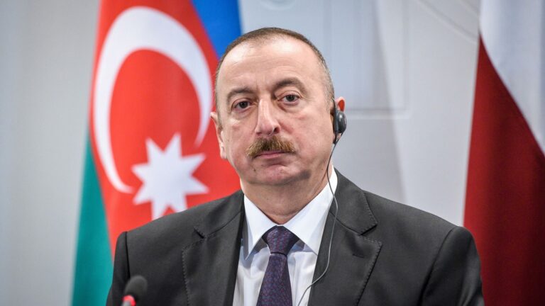 Aliyev, Blinken’e Biden’ın 1915 olaylarıyla ilgili açıklamasından duyduğu rahatsızlığı iletti
