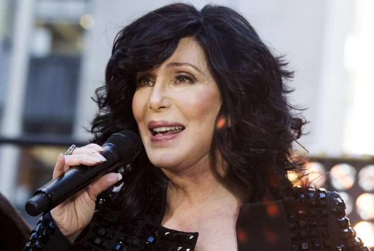 Cher, George Floyd tweet’i için özür diledi