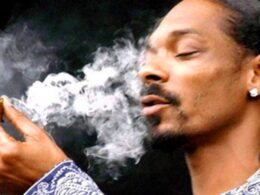 Snoop Dogg, Barack Obama'yla esrar içtiğini ima etti