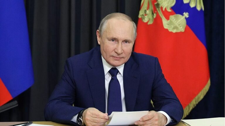 Putin: ABD, siber saldırı suçlamalarıyla ilgili kanıt sunsun