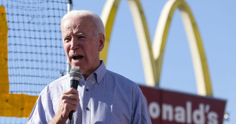 Biden, McDonald’s ve Burger King’i eleştirdi: “O köftenin içinde ne olduğu konusunda ticari bir sır mı var?”