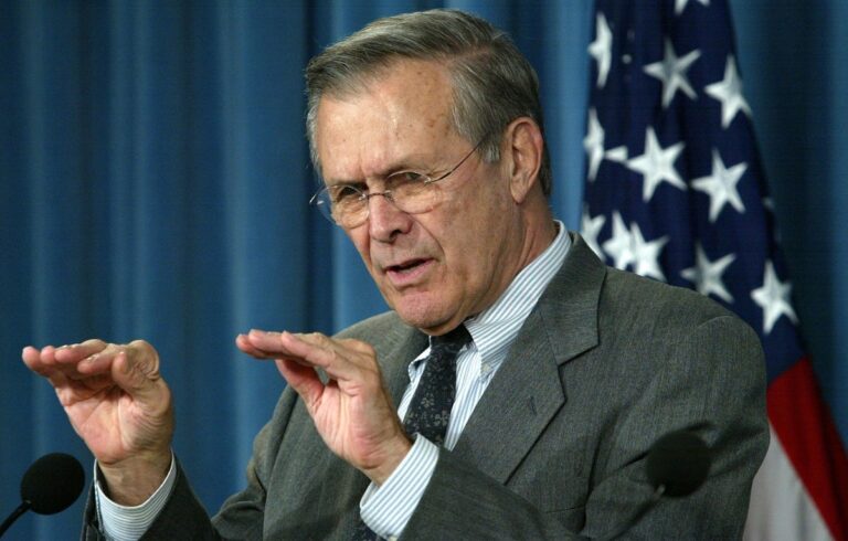 Irak’ın işgalinde önemli rol oynayan ABD’li eski bakan Rumsfeld öldü