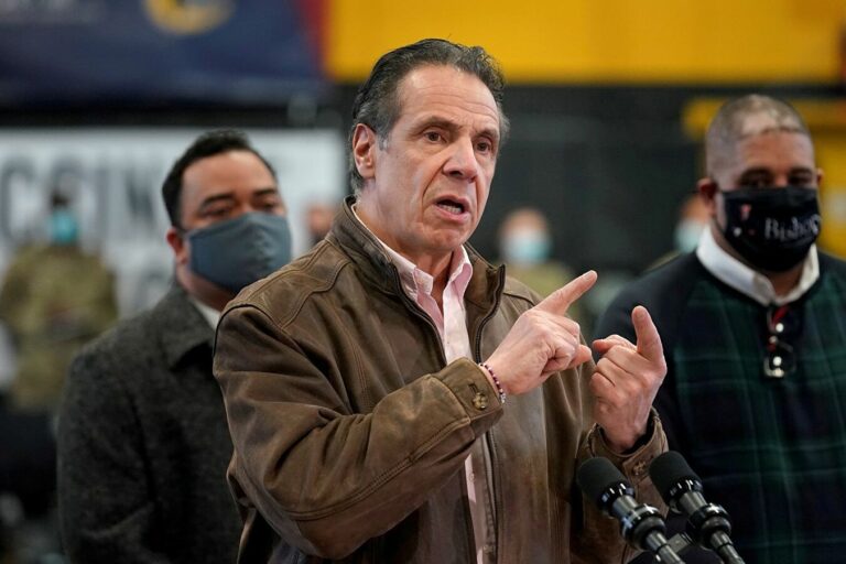 New York Valisi Andrew Cuomo, hakkındaki cinsel taciz suçlamalarının ardından istifa kararı aldı