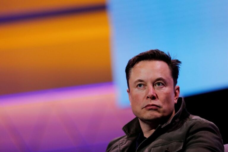 Musk, Tesla’nın taşınma kararının nedeni olarak Demokrat siyasetçiden küfür yemesini gösterdi