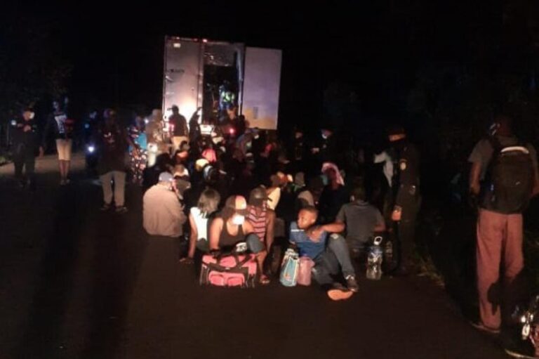 Guatemala’da yol kenarına terk edilmiş kilitli konteynerde 126 göçmen bulundu