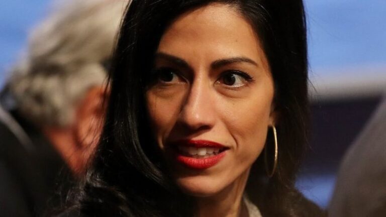 Hillary Clinton’ın eski danışmanı Huma Abedin: ABD’li bir senatör bana cinsel saldırıda bulundu
