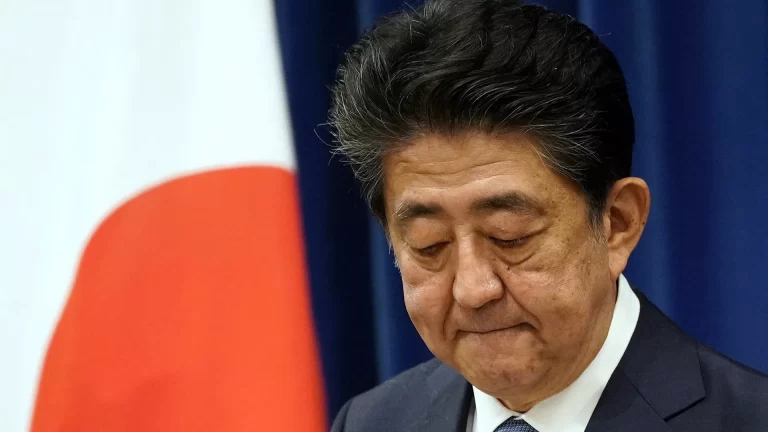 Abe, Tayvan konusunda ABD Başkanı gibi konuştu: Çin ‘Başınız kanlı biçimde ezilir’ dedi
