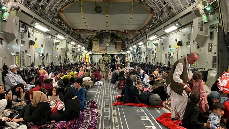 ABD’ye yaklaşık 1450 Afgan çocuk, aileleri olmadan tahliye edildi