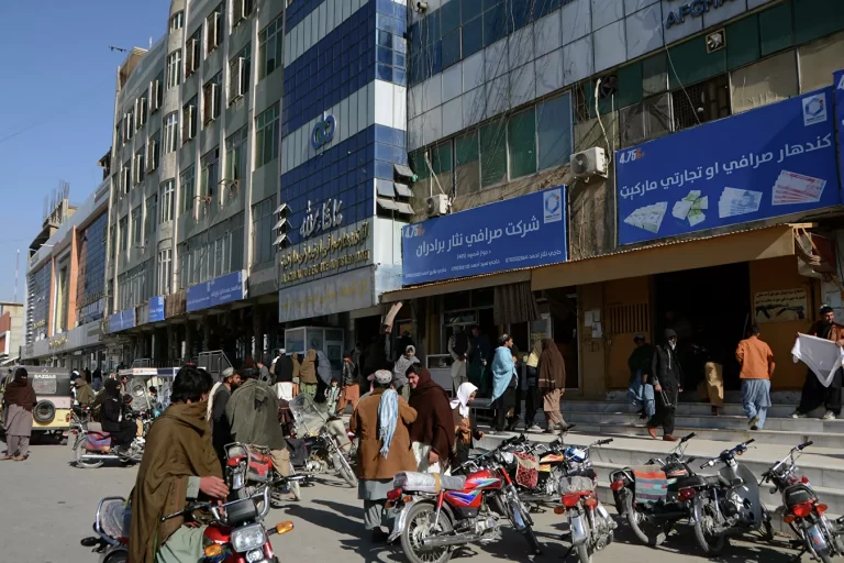 Pakistan’dan ‘harekete geçilmezse Afganistan’da ekonomik çöküş yaşanabilir’ uyarısı