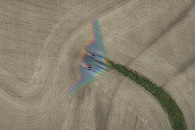 ABD’nin hayalet bombardıman uçağı Google Earth’e yakalandı