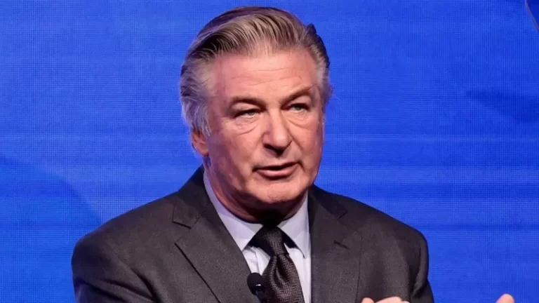 Alec Baldwin’in telefonuna Rust’ın setinde yaşanan ölümden ötürü arama emri çıkarıldı