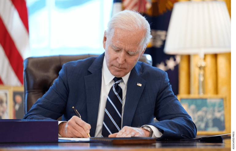 Biden, 768 milyar dolarlık savunma bütçesini onayladı