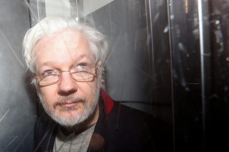 Üç soruda Julian Assange ve WikiLeaks davası