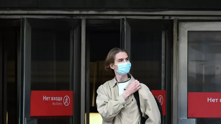Uzmanlar uyardı: Bez maske Omicron’dan korumuyor