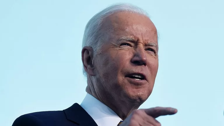 Biden: Salgının tüm dünyada yavaşlamamasından dolayı endişeliyim