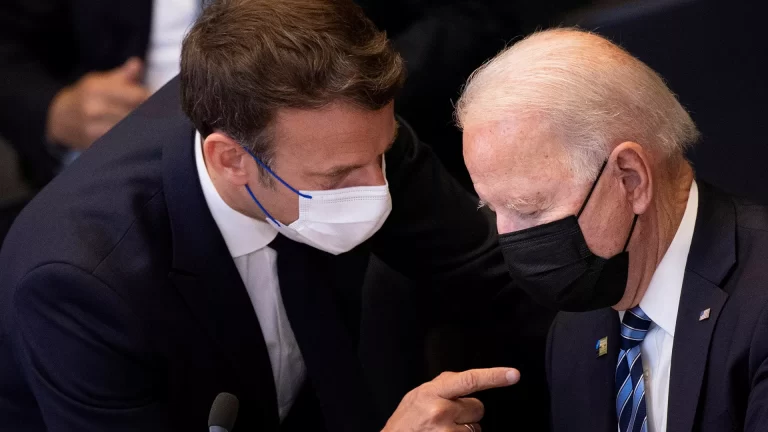 Biden ile Macron, Ukrayna krizini görüştü￼