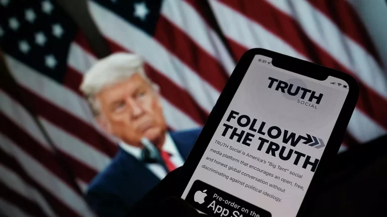 Trump’ın sosyal medya girişimi ‘Truth Social’ kullanıcılara sunuldu
